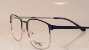 freeway 3028 blue glasses