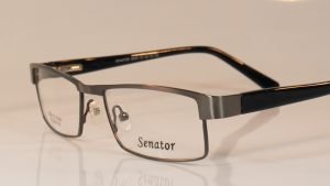 senator 200 glasses