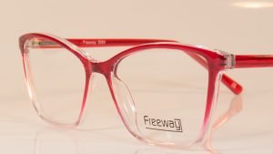 Freeway 3084 Red Glasses